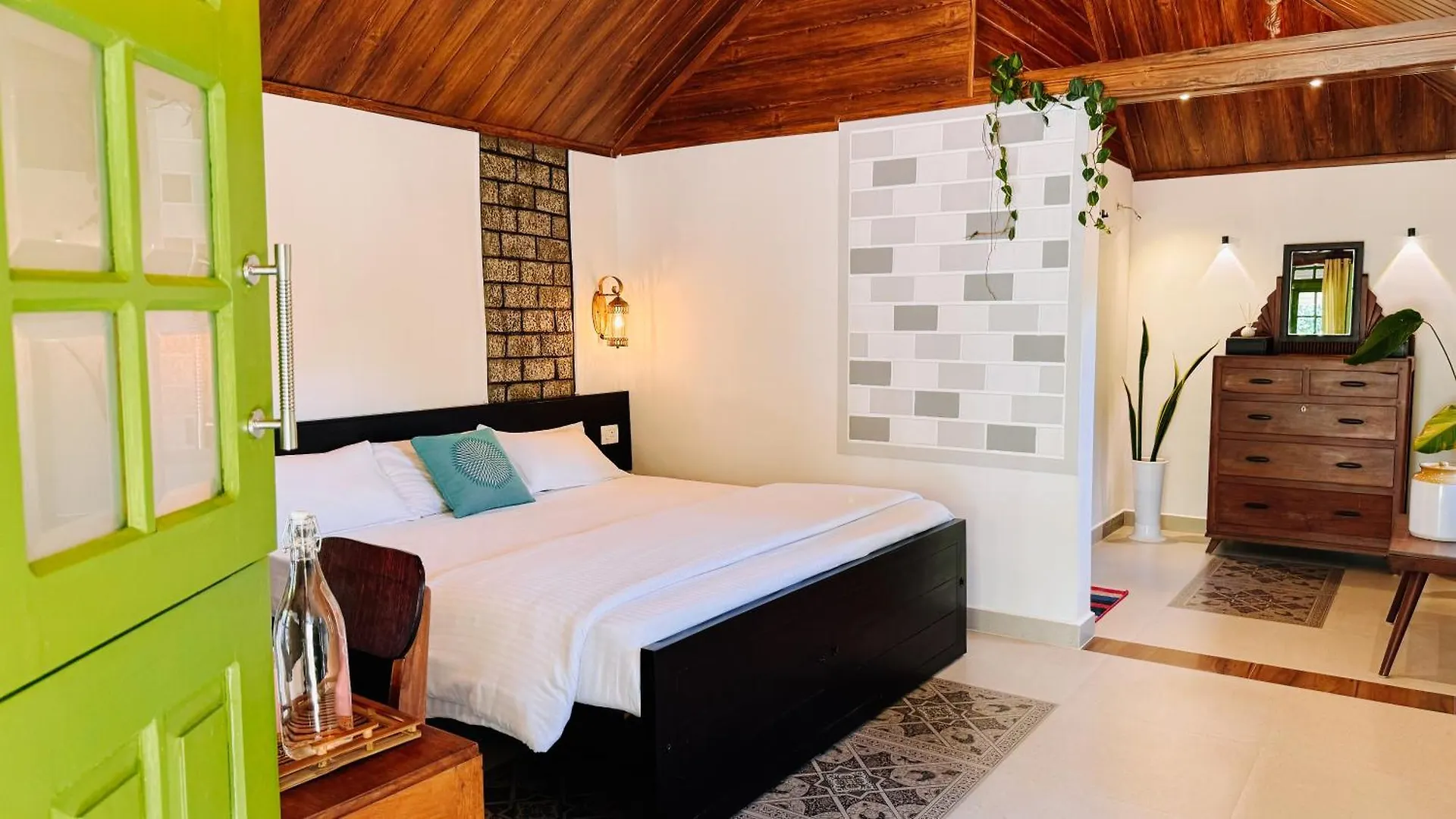 Calm Shack - 2 Bedroom-Boutique Farm Stay Munnar