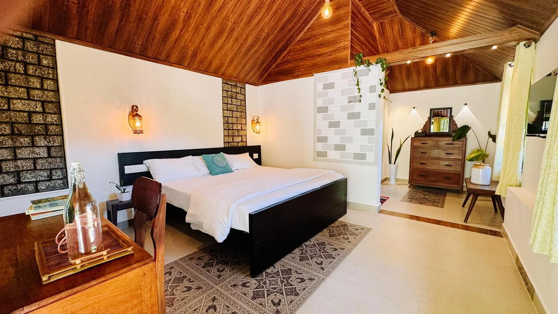 Calm Shack - 2 Bedroom-Boutique Farm Stay Munnar India