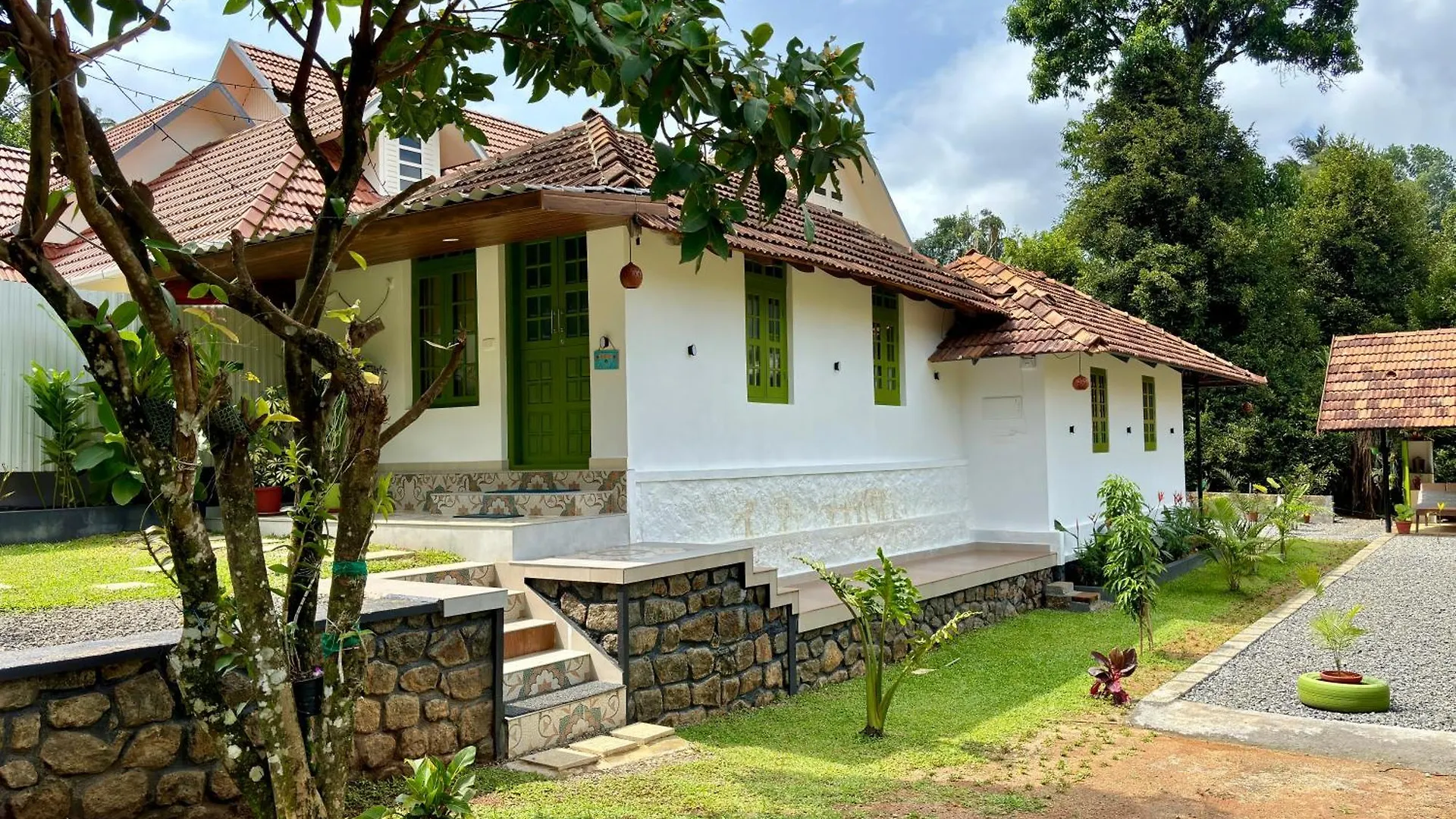 Calm Shack - 2 Bedroom-Boutique Farm Stay Munnar